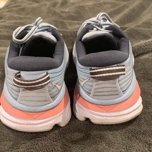 Hoka One One womens Bondi 7 size 6